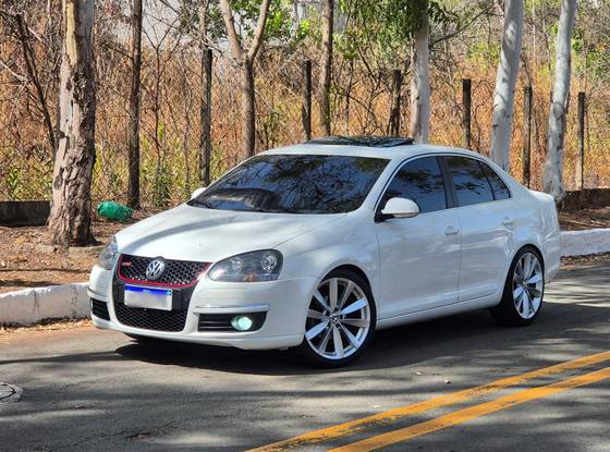 VOLKSWAGEN JETTA 2.5 I 20V 170CV GASOLINA 4P TIPTRONIC VOLKSWAGEN JETTA 2.5 I 20V 170CV GASOLINA 4P TIPTRONIC